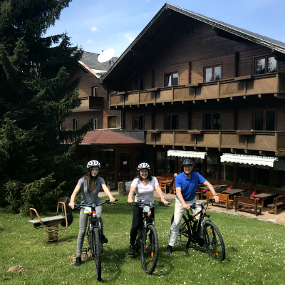 Genusswandern mit Buschenschankbesucht